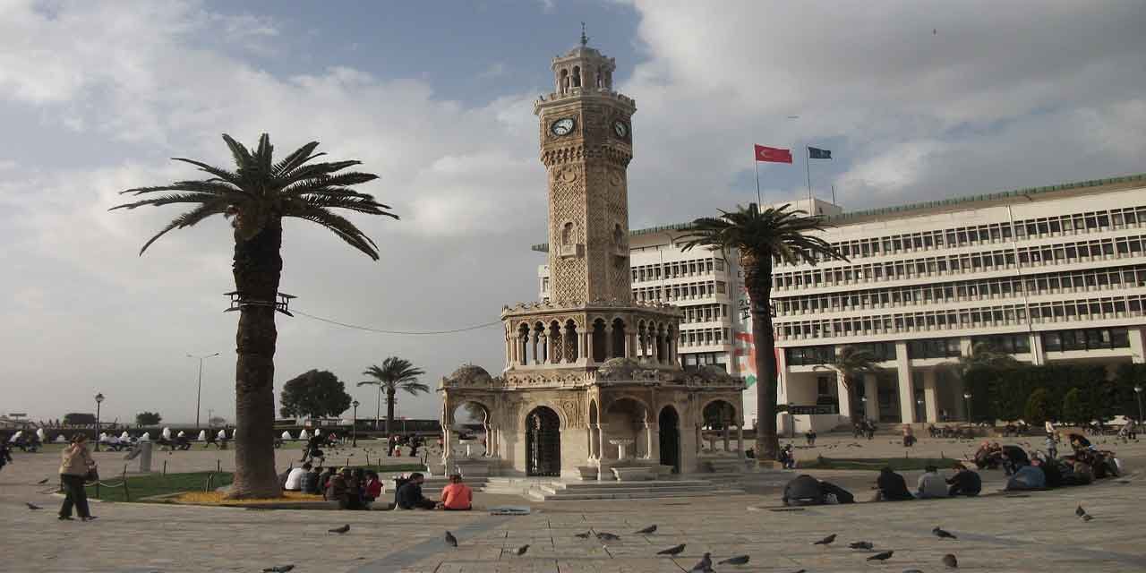İzmir Saat Kulesi: Şehrin Simgesi ve Tarihi Mirası