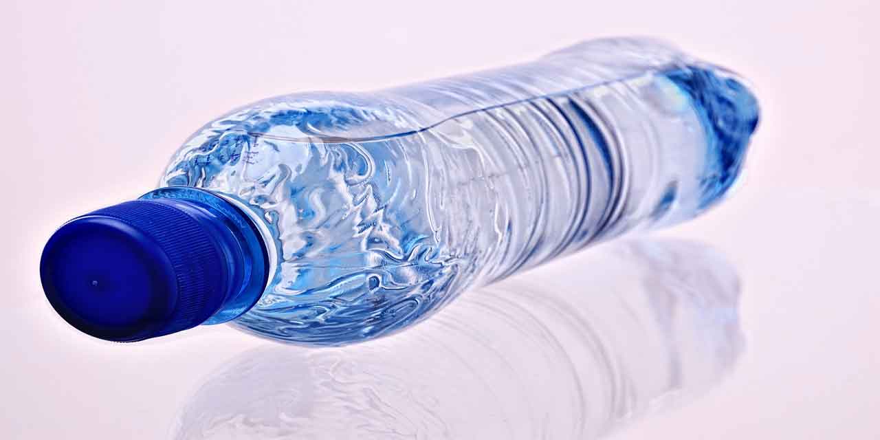 Arabada Bırakılan Plastik Şişeler Sağlığınızı Tehdit Ediyor