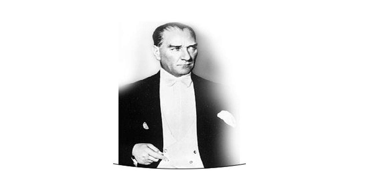 Atatürk kaç yaşında paşa olmuştur