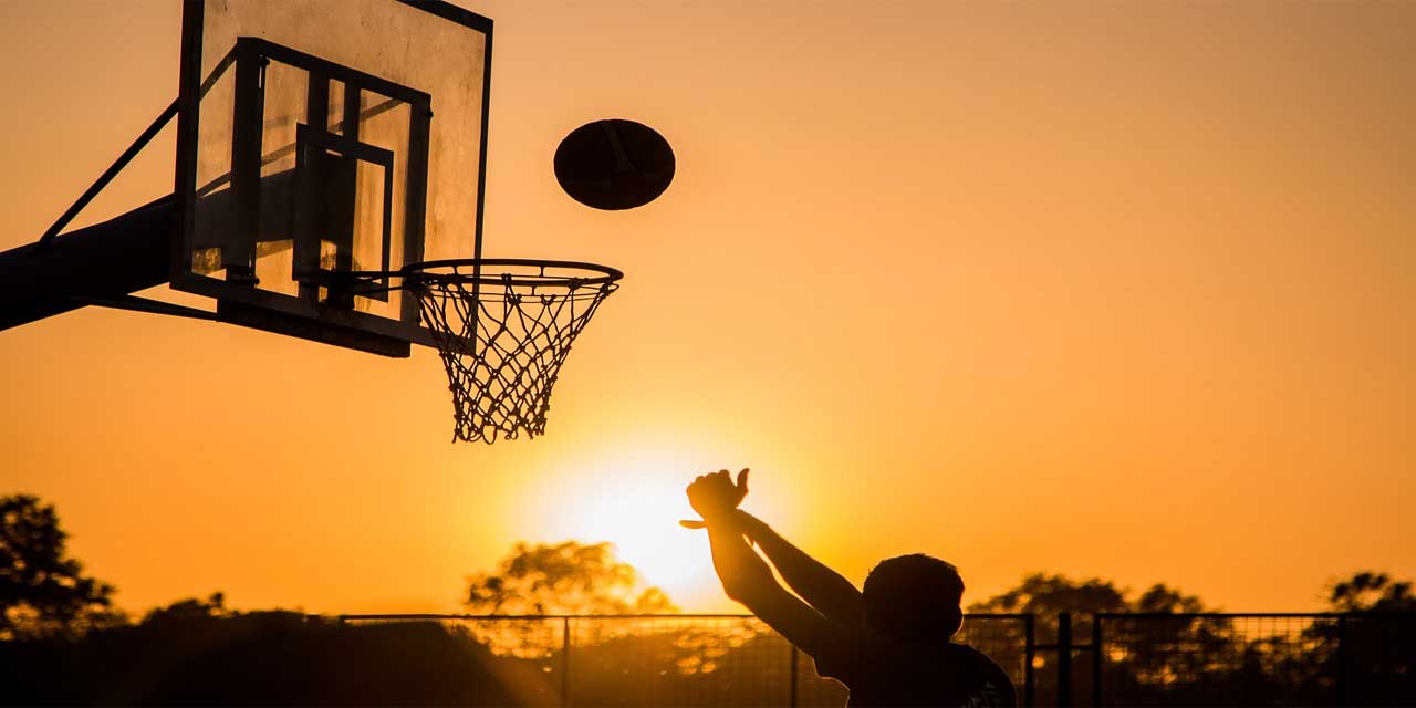 NBA'de oynayan ilk Türk basketbolcu kimdir